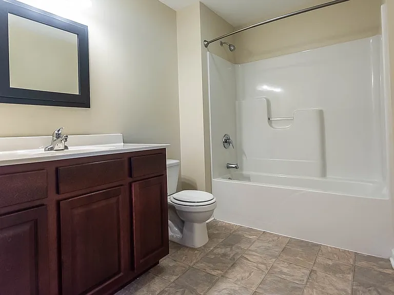 East Bay II Apartments — Photo 42