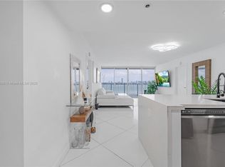 7601 E Treasure Dr APT 819, North Bay Village, FL 33141