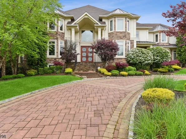 14 Michelle Ln, Livingston, NJ 07039