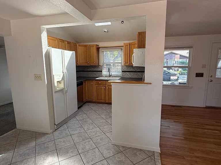 1317 Zenobia St — Photo 10