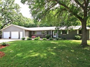 511 Shady Ridge Rd NW, Hutchinson, MN 55350