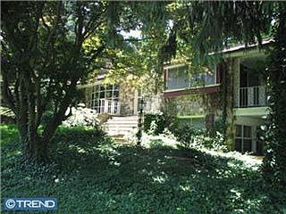 2nd image of 840 Thomas Rd