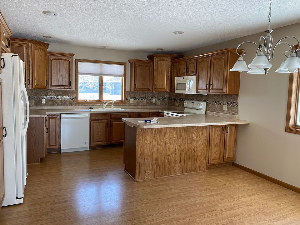 2nd image of 1622 Upper Trentwood Cir NE