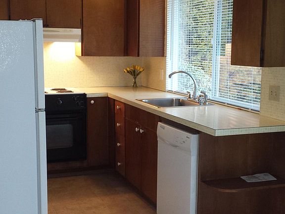 5th image of 7034 148th Ave NE