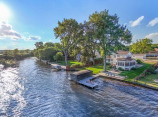 27771 W Lake Shore Dr, Spring Grove, IL 60081