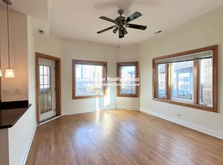 756 W Bittersweet Pl #123, Chicago, IL 60613