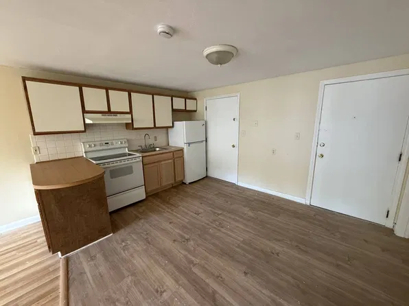 4 Carriage Hill Rd, Amesbury, MA