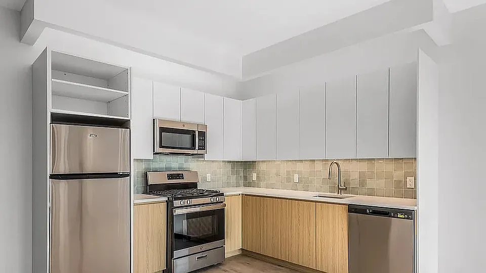Building Photo - 58 Vanderbilt Ave #7A