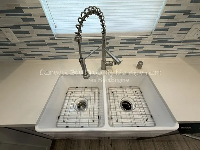 2287 Belmont Ave — Photo 10