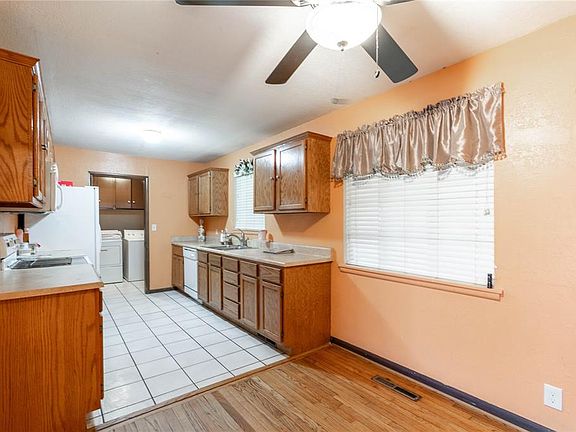 5th image of 4709 W Park Pl