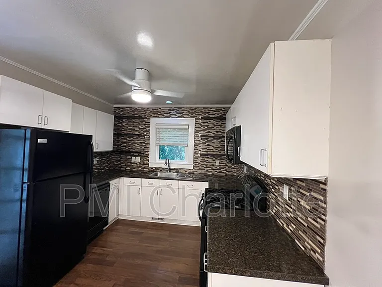 1525 Browns Ave — Photo 7
