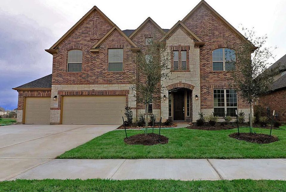 Located on 2202 in Enclave at Riverpark - Riverpark - 60's in Sugar Land, TX