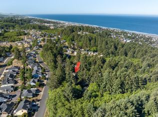 5801 NE Voyage Ave APT 38, Lincoln City, OR 97367