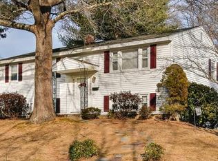 4 Berkshire Rd, Peabody, MA 01960