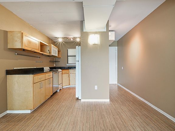 4th image of 1855 Brightside Dr APT R1