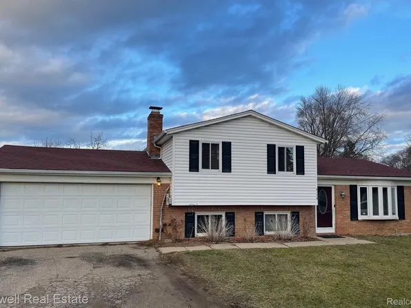 4170 Joyce Ave, Waterford, MI 48329