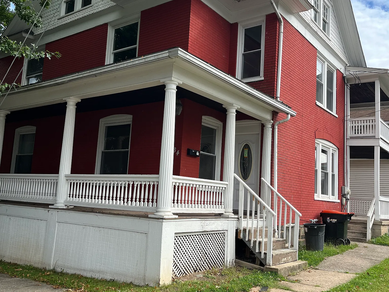 3 bed, $1,350 — Photo 1