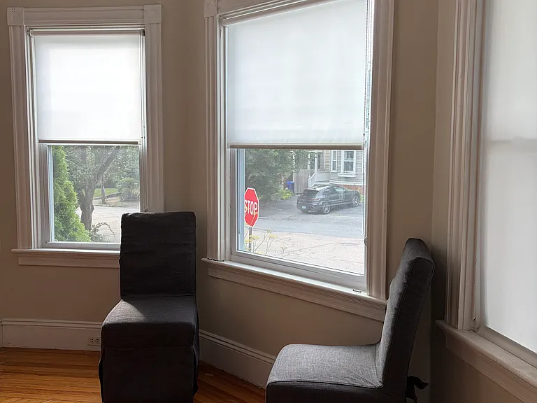 390 Lloyd Ave #1 — Photo 8