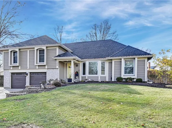 1209 S Clairborne Rd, Olathe, KS 66062