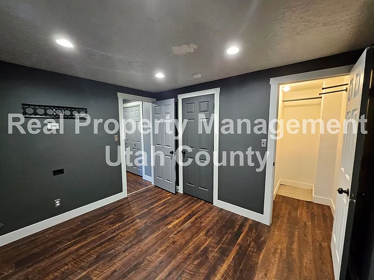 42 W 680 N — Photo 26
