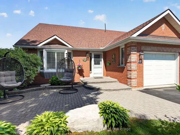 90 Burke St #13, Penetanguishene, ON L9M 2H2