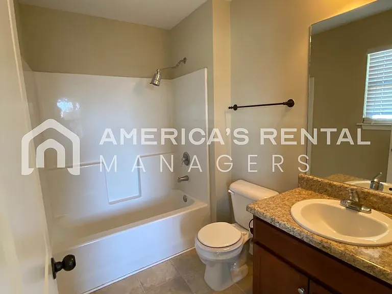 133 The Heights Dr — Photo 13