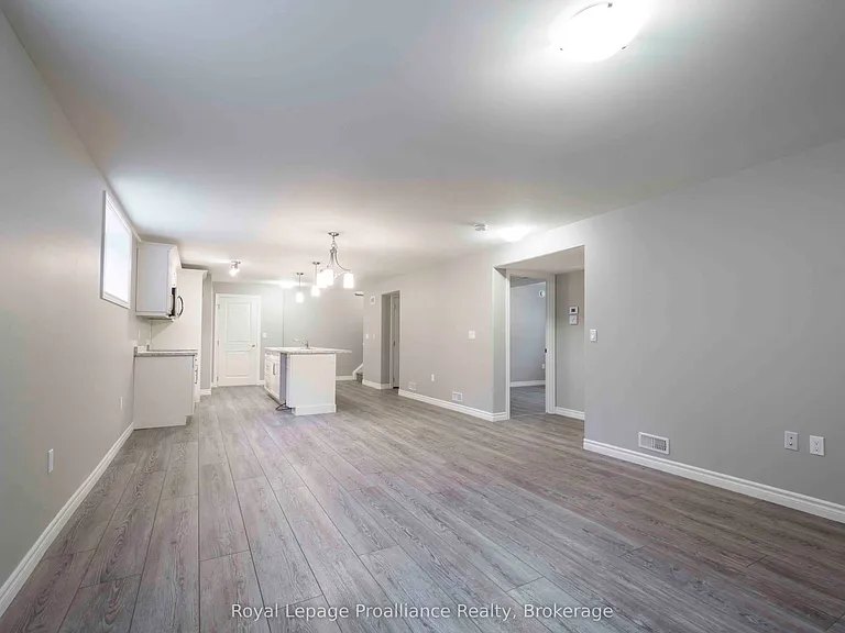 47 Dewal Pl — Photo 7