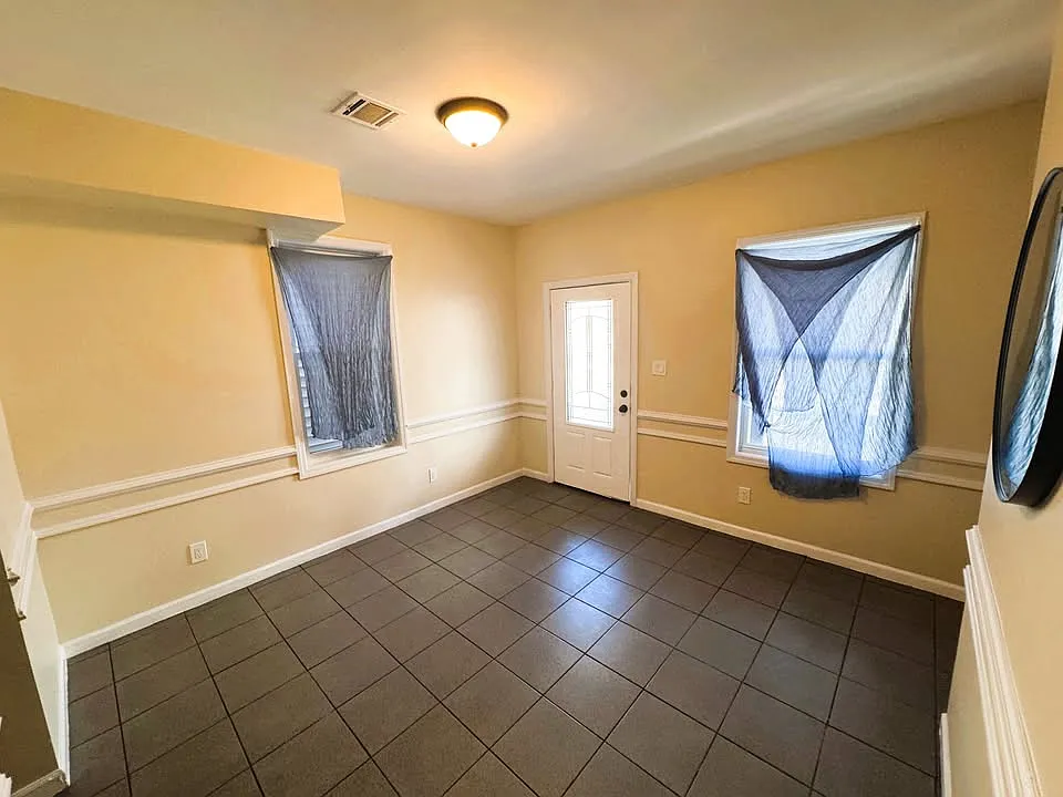 Building Photo - 158 Catherine St #2