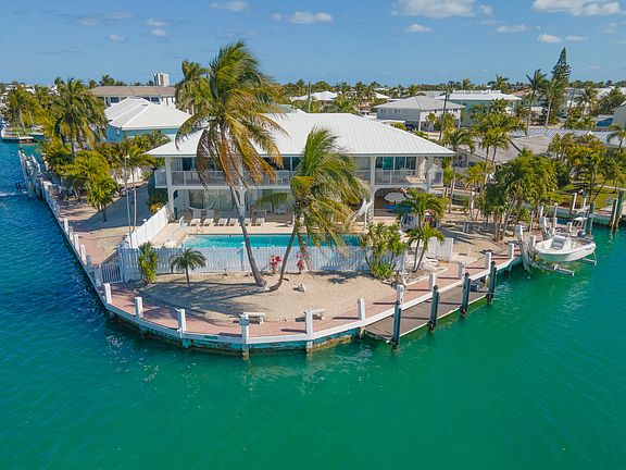 2nd image of 781 9th St