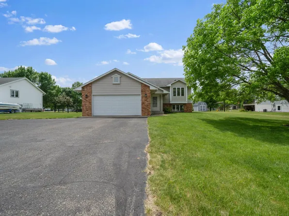 1100 Lochmist Ln NW, Alexandria, MN 56308