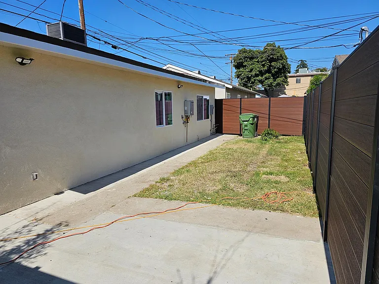 17620 Los Alimos St — Photo 17