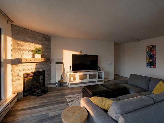 3rd image of 635 N Marsh Rd NE #10