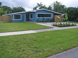 10230 Dolphin Rd, Cutler Bay, FL 33157