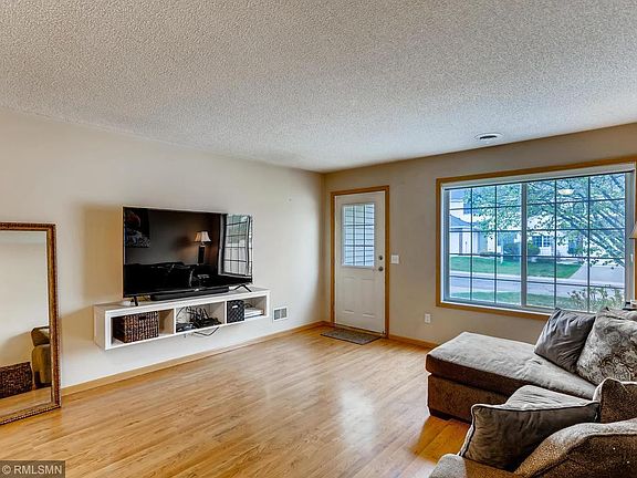 4th image of 15966 Firtree Dr
