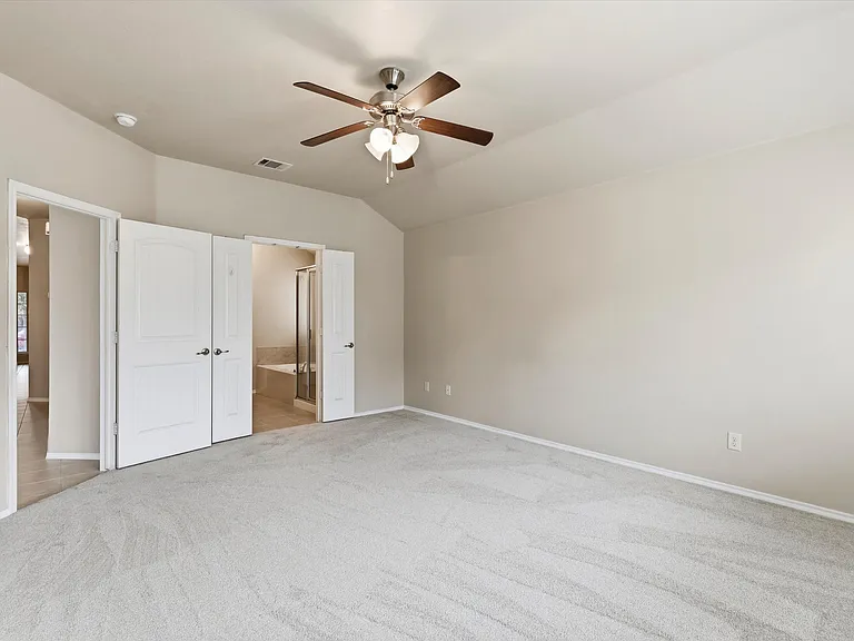 1115 Dickenson Dr — Photo 12
