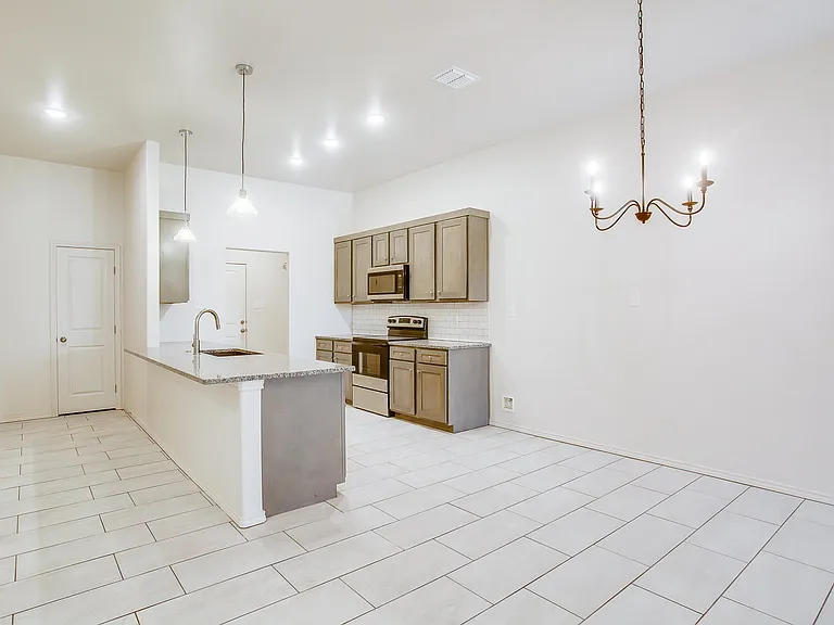 1716 Corpus Ave — Photo 16