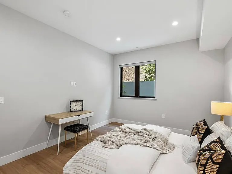 1906 Overland Ave #202 — Photo 5