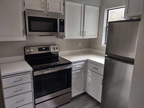 5th image of 9636 NE 121st Ln