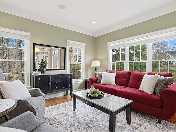 3rd image of 4 Joslin Ln