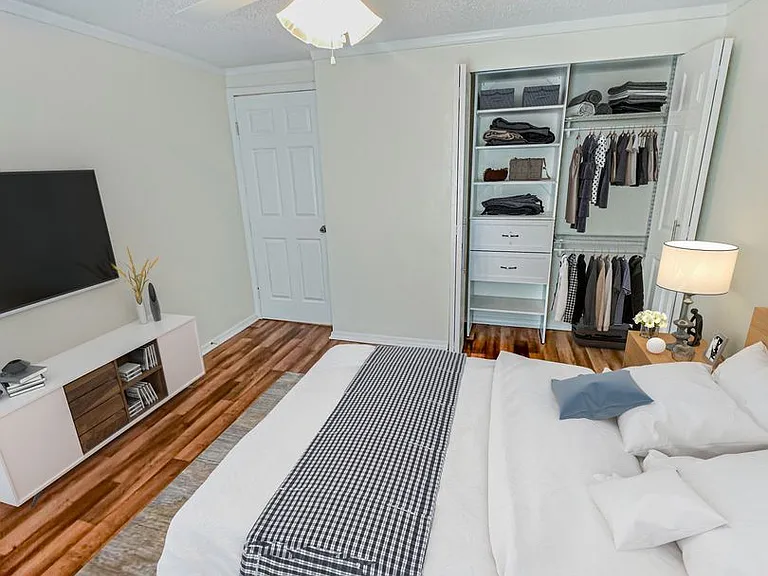 Westmoore Apartments — Photo 15