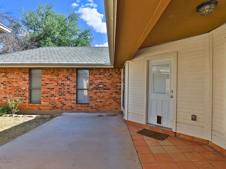 5273 Sherbrooke Ln — Photo 30