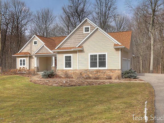3rd image of 6299 Pyramid Ln NE
