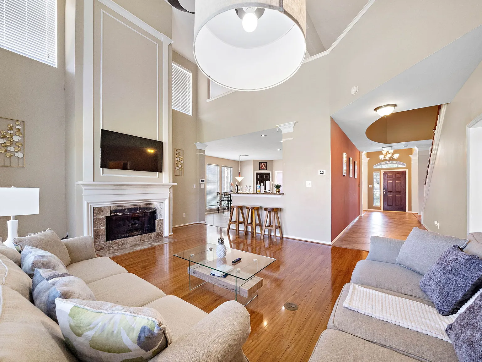4 bed, $7,050 — Photo 3