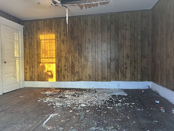 5th image of 205 Lexington Ave