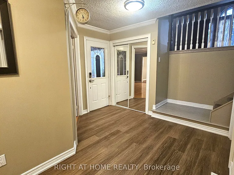28 Mullen Dr — Photo 3