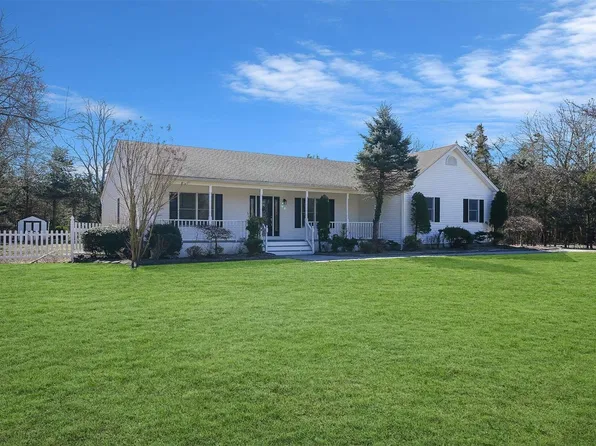 659 Peconic Bay Boulevard, Jamesport, NY 11947