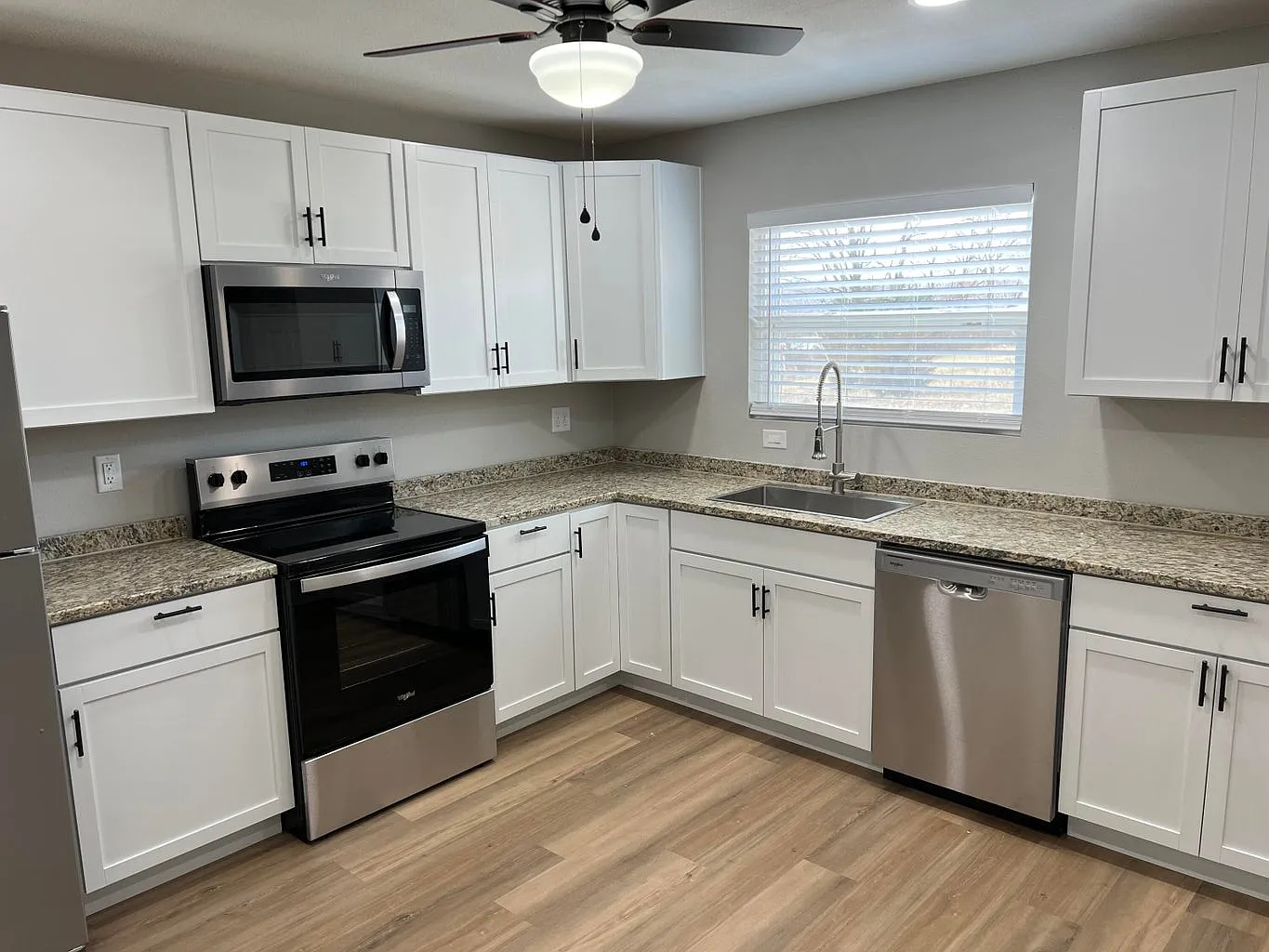 2 bed, 850 sqft, $900 — Photo 4