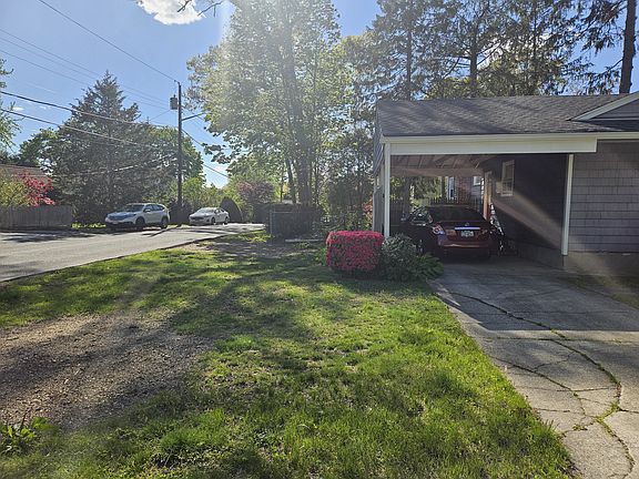 2nd image of 16 Ark Pl