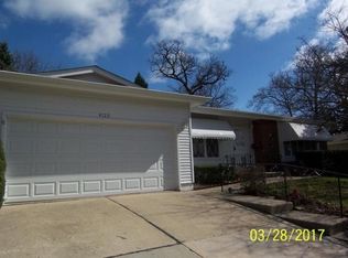 4722 Ashley Dr, McHenry, IL 60050