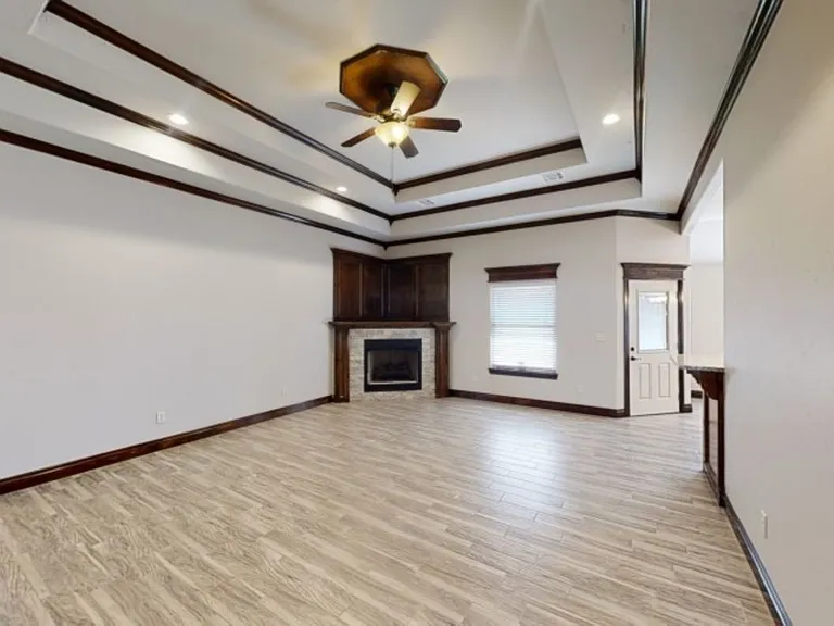 1621 White Rock Dr — Photo 2
